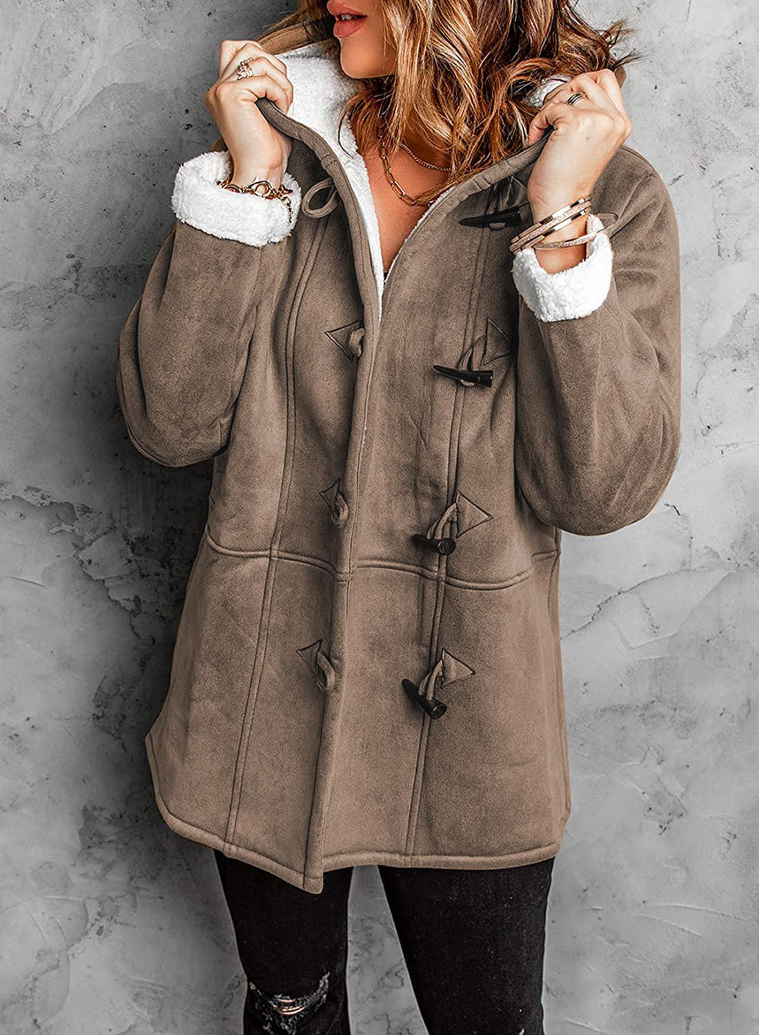 Manteau Femme Mi-Long à Capuche avec Attaches Décoratives – Confort et Style Hivernal