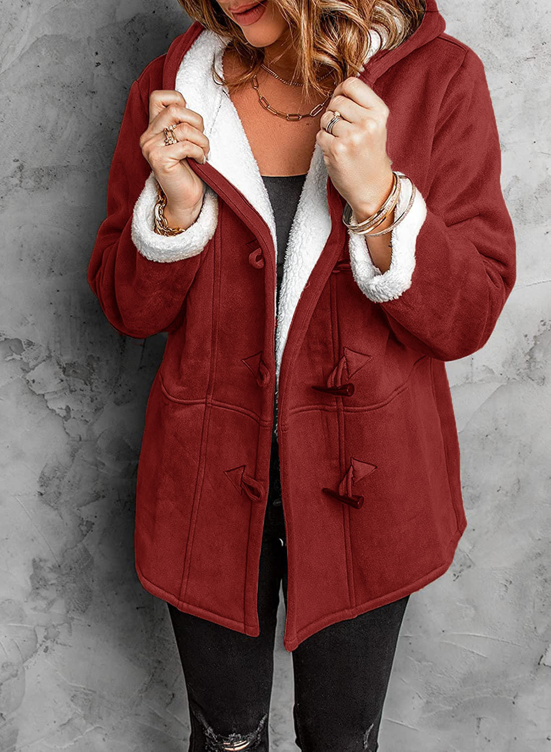 Manteau Femme Mi-Long à Capuche avec Attaches Décoratives – Confort et Style Hivernal