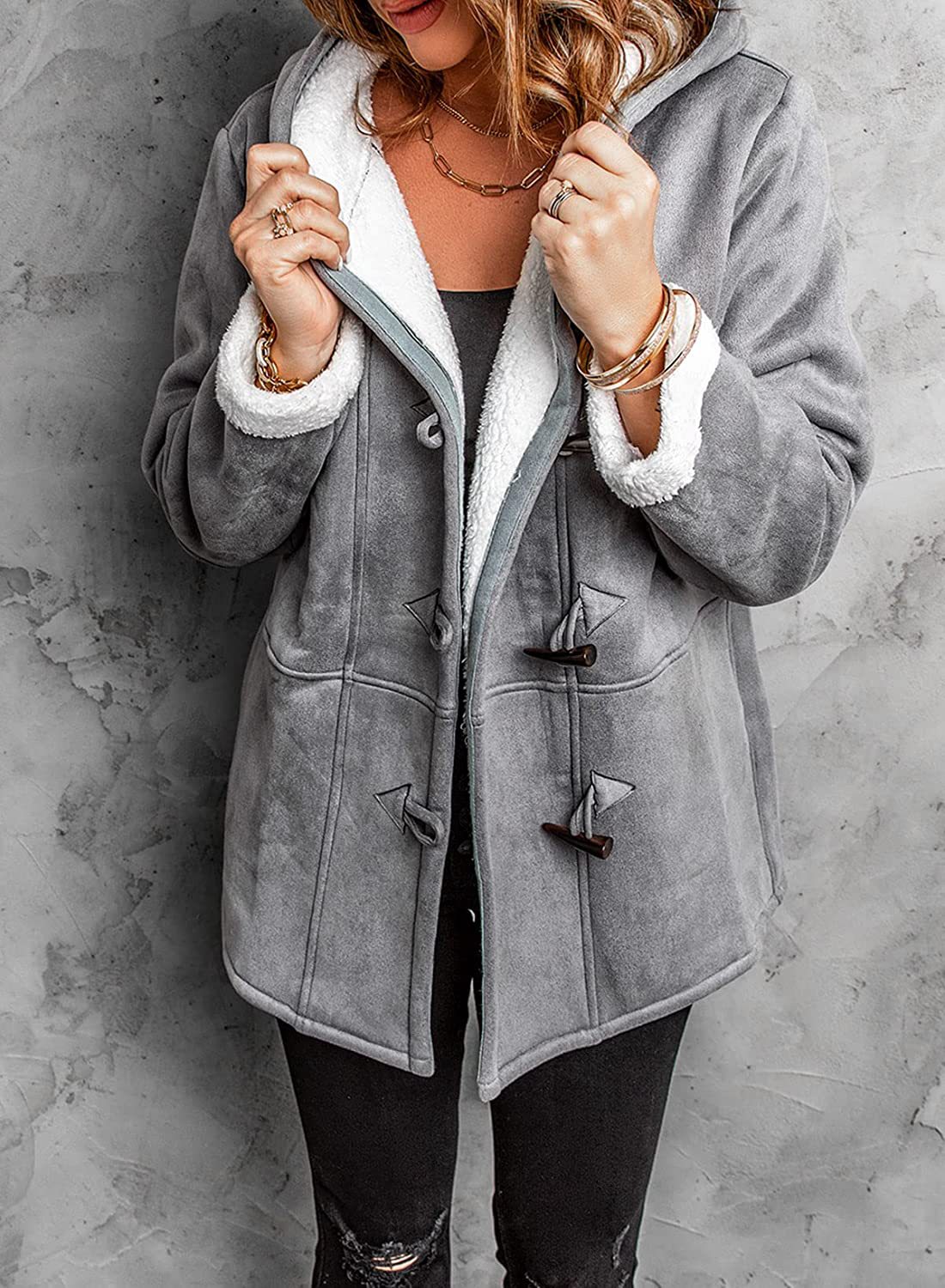 Manteau Femme Mi-Long à Capuche avec Attaches Décoratives – Confort et Style Hivernal